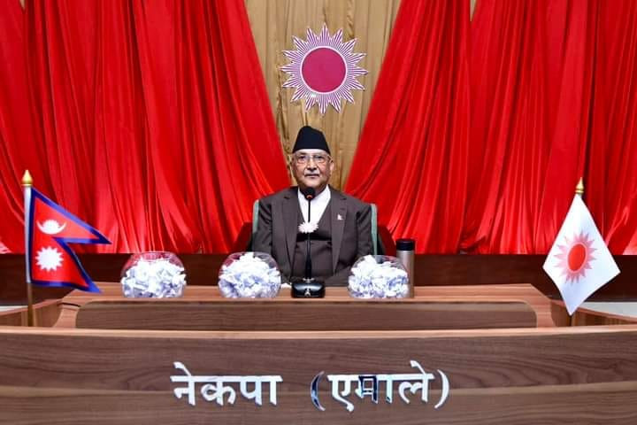 युवाको भोट तान्न फेसबुकमा कमेन्टदेखि फोन गर्दै ओली